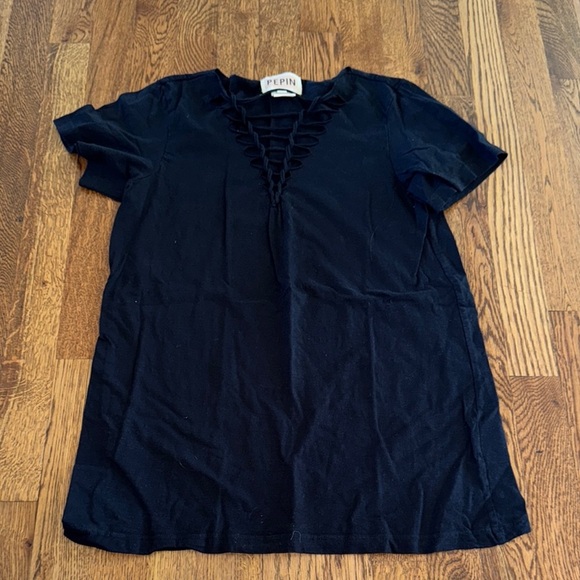 Pepin Tops - Pepin Women's Black V-Neck Crocheted Design Top Size Medium